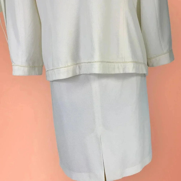 Focus on Suits Two Piece Blazer Suit Jacket Pencil Skirt Set Size 22W Ivory - Picture 10 of 16